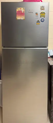 Samsung Silver Top-Freezer Refrigerator - Perfect Condition