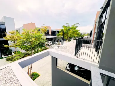 Luxurious | Middle Unit | Spacious Layout