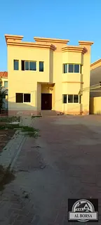 🏡 Villa for rent in Al Jurf 1 – 5 bedrooms + living room + large yard 7,000 sq ft | AED 120,000