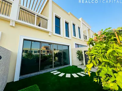 AMAZING SINGLE ROW 4 BEDROOM