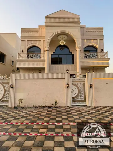🏡✨ Villa for Sale – Prime Location 📍 Prime and vibrant location 📐 Land area: 3,700 sq ft 🏠 Built-up area: 4,100 sq ft 🔹 6 master bedrooms wit