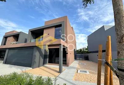 Spacious | 4BR Standalone Villa | Private Backyard