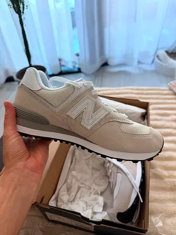 New Balance sneakers 574