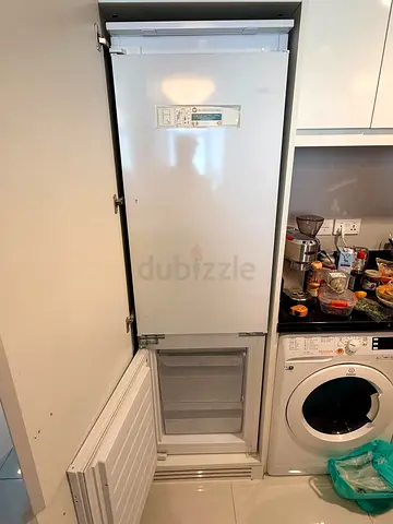 Indesit Built In fully integrated Bottom Freezer Refrigerator