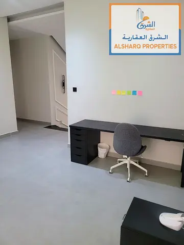 6 rooms | Second-floor lounge | Reception area | Furnished or unfurnished | Outdoor area