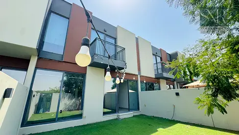 Large 3BR Townhouse | Unfurnished | Prime Community