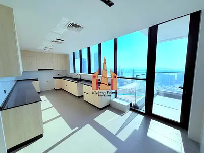 Lavish 4-BR | Freehold | Prime Location | Gym