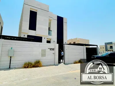 ✨ Elegant Design | Spacious Layout | Nearly Brand New Discover this beautifully designed classic-style villa in one of Al Amrah’s sought-after locati