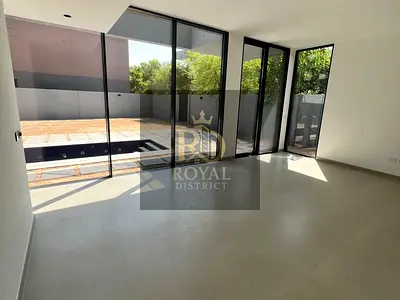 EXCLUSIVE DISTRESS DEAL | Ultra-Luxury 4BR Villa | Private Pool | Elegant Modern Design | Forest Co
