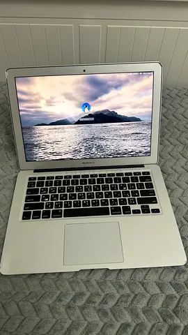 MacBook Air 13-inch – Early 2015