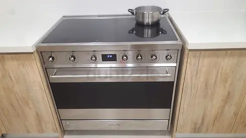 .Smeg Induction Cooker Range Size 90cm