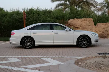 صورة 8 لـ 2019 AUDI A8