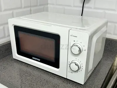 Geepas Countertop Microwave - Compact White, Good Working Condition