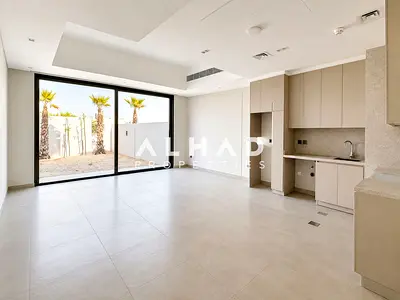 Single Row | Garden & Park Views | Open-Plan Layout