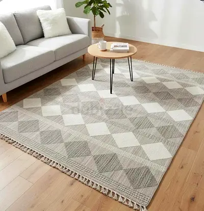 Large Carpet, Light Grey & White (Soft/Textured, Excellent Condition)
