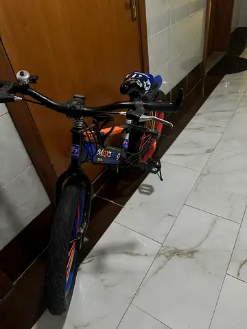 Kids BMX-style Bicycle with Training Wheels — Good Working Condition
