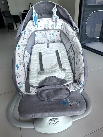 Gray baby rocker/soothing swing with harness - good condition