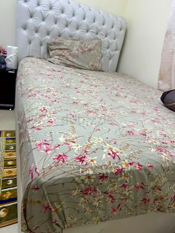Master bed without mattress