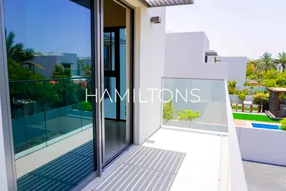 Prime Location Villa | Ideal Investment | Resale