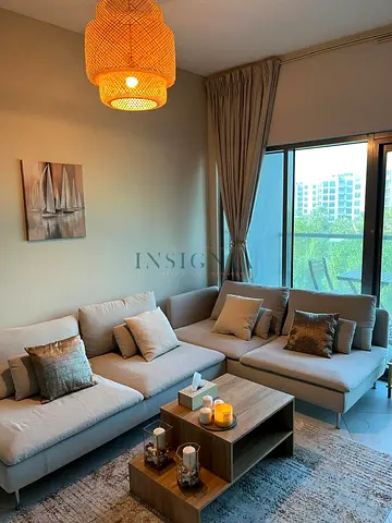 Elegant 1BR Motivated Seller Rented Unit Spacious