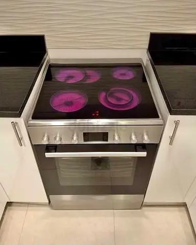 Bosch electric cooker 60x60 cm latest model like new condition perfect