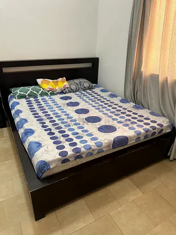 Bed set with dresser and mirror for sale