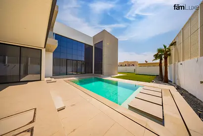 Suburban villa for family, easy access to the city