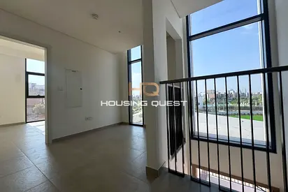 Single Row | Ready to Move in | Next to Park