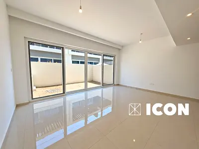 Bright 4BR Villa | Multiple Balconies | Courtyard & City Views