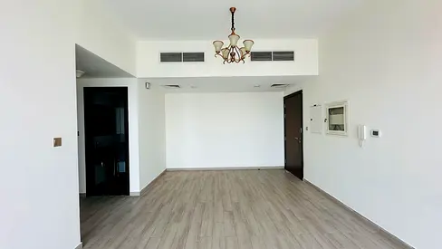 910 SQFT - PODIUM UNIT - CLOSED KITCHEN