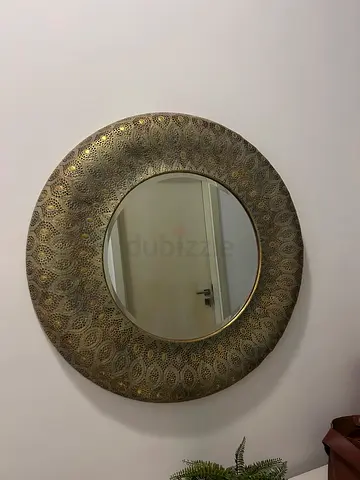 Round Decorative Wall Mirror with Brass-Style Patterned Frame