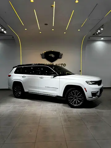 2025 Jeep Grand Cherokee Summit GCC Specs