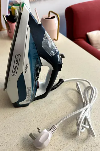 Black+Decker 2400W Steam Iron + Board - Great Condition