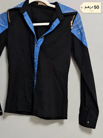 Black long-sleeve shirt with blue shoulder panels and zip Small