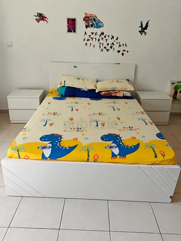 White Double Bed (150x200) with storage space, comes with mattress, pillows & 2 matching side tables