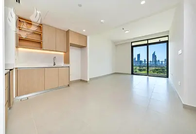 Stunning Golf Views | Corner | Bright & Modern