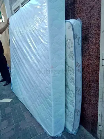 King size 180x200cm mattress.  Same day delivery available