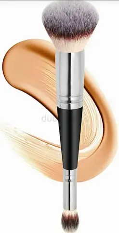 Dual-ended Kabuki Makeup Brush — Foundation & Eyeshadow