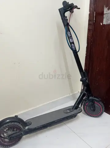 Used electric scooter — sturdy commuter scooter, needs minor TLC