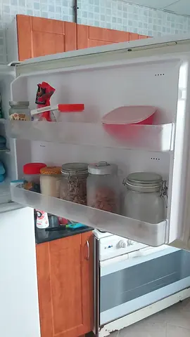 Selling a Mitsubishi Fridge 550 litres