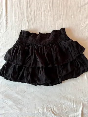 Stradivarius Black Tiered Mini Skirt - Elastic Waist, Flowy Ruffles with inbuilt shorts
