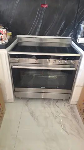 Siemens IQ700 Stainless Steel Free-Standing Electric Oven and Hob - Near New Condition