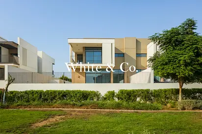 Single Row | On Park & Pool | Internal