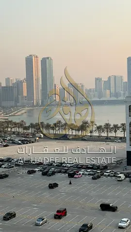 للإيجار السنوي في الشارقة | الخان فرصة مميزة للسكن في منطقة الخان، شقة غرفتين وصالة بموقع استراتيجي في الصف الثاني من شاطئ الخان، وقريبة جداً من الكور