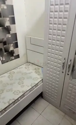 Fully furnished partition room available for single near the gardens metro station