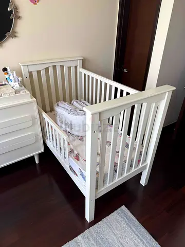 White Wooden Baby Crib - Excellent Condition
