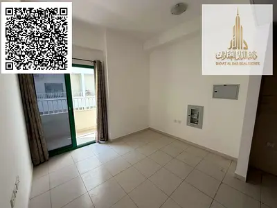 استوديو للإيجار السنوي مع بلكونة ومطبخ منفصل في برج سمارت تاور - العامرة - بجانب حديقة الحميدية