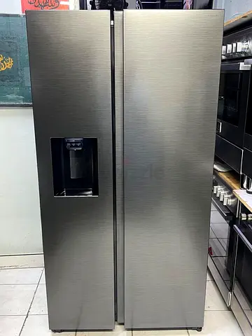 Samsung new model fridge side by side freezer digital water dispenser auto ice maker like new condit