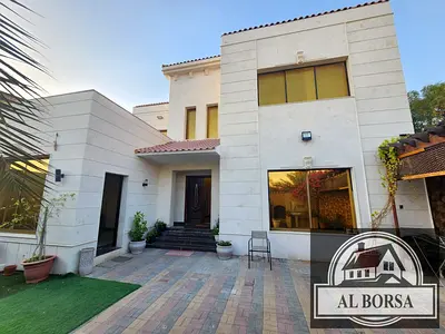 🏡✨ **فيلا زاوية للبيع أو للإيجار في الروضة 1 مقابل مسجد | 6 غرف ماستر بمساحة 5000 قدم** ✨🏡
