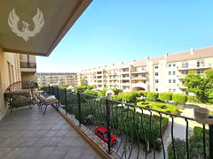 2 Bed | Mid Floor | Garden View | Covered Parking